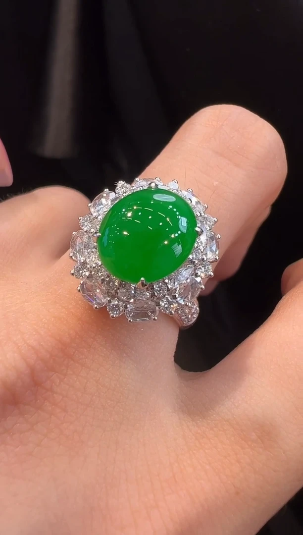 18K金镶嵌戒指翡翠豆*总价3.8万分单