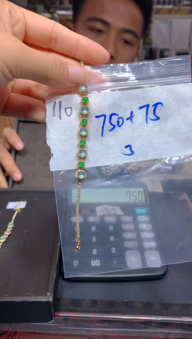 【闪购商品】定制翡翠未镶嵌110手链多样性拍一发一毛货定制抛光