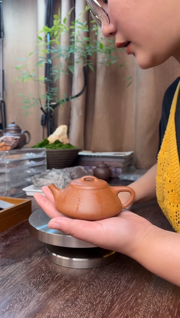 茶壶紫砂纳瓢-半手精工（老宕口桃花泥）容量：150CC