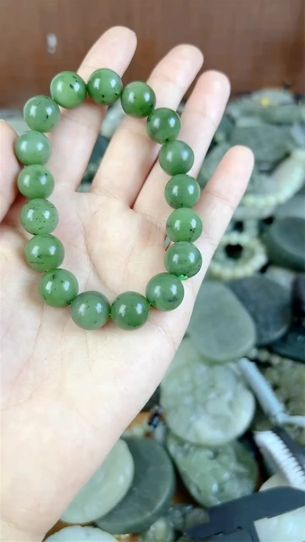 和田玉未镶嵌颈饰1