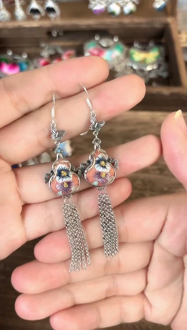 彩云南阁非遗老绣苗银饰品306