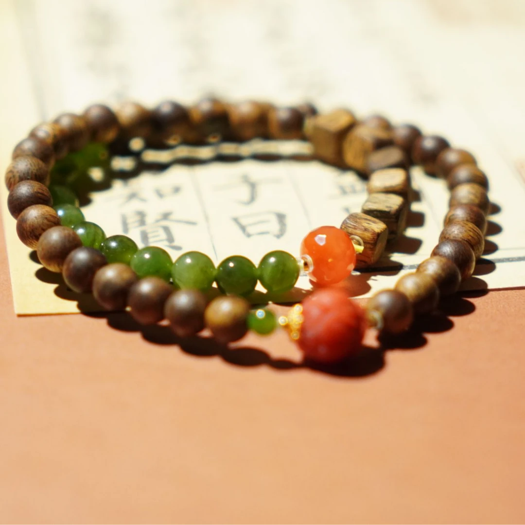 沉香莺歌绿奇楠6mm+南红花朵双圈手串