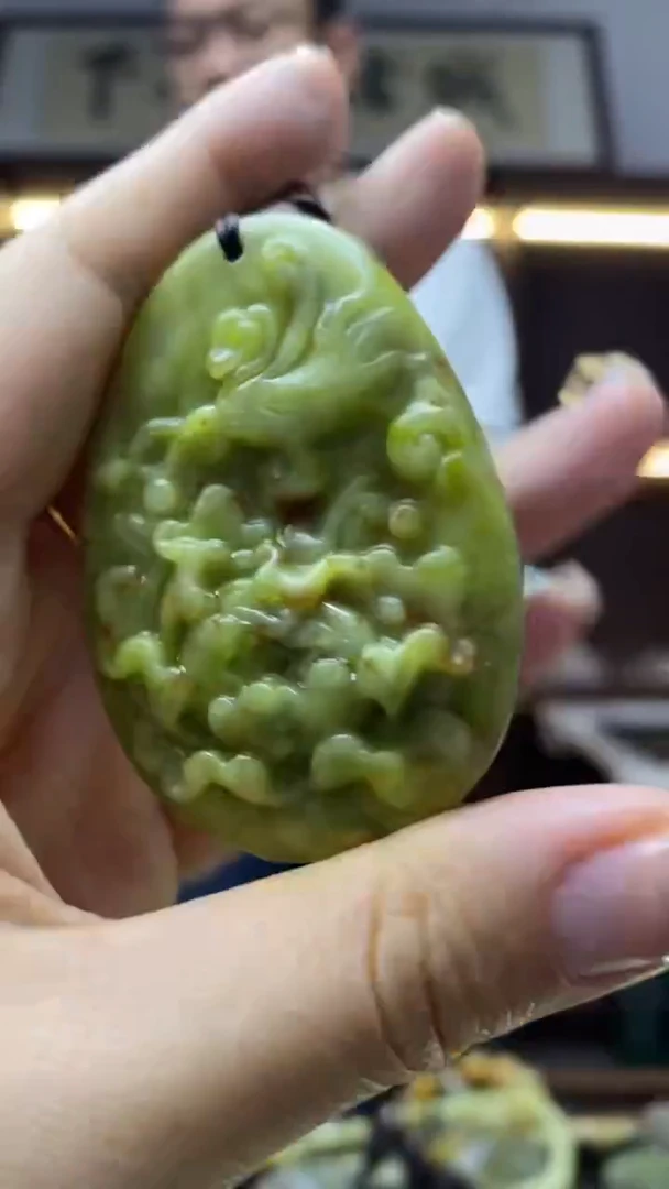 未镶嵌岫玉挂件