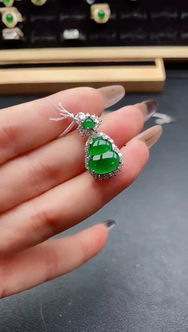 吊坠(赠链)银S925镶嵌翡翠1