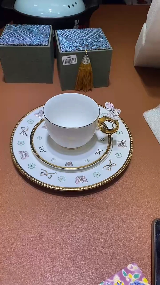 瓷片碗碟好物一件不留@@1
