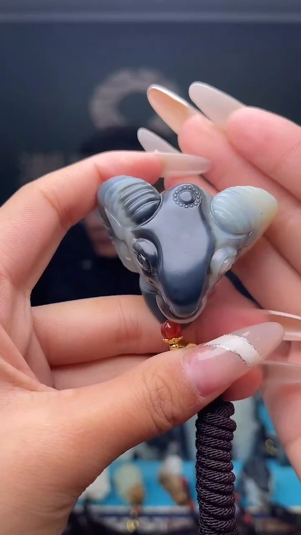 未镶嵌和田玉挂件1