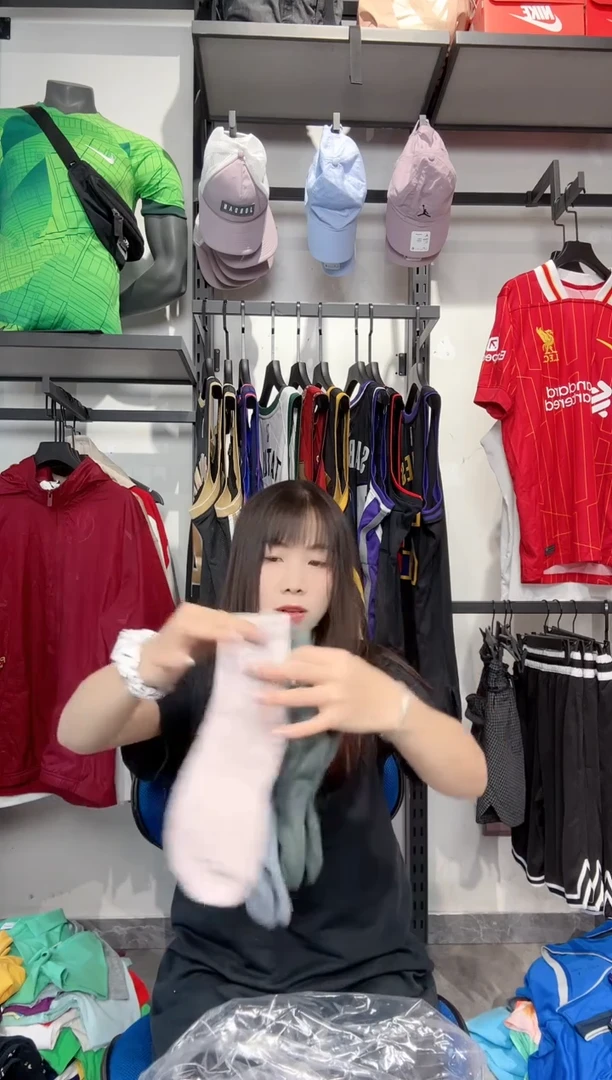 1531    编码 瑕疵款以直播间过款为准 尺码