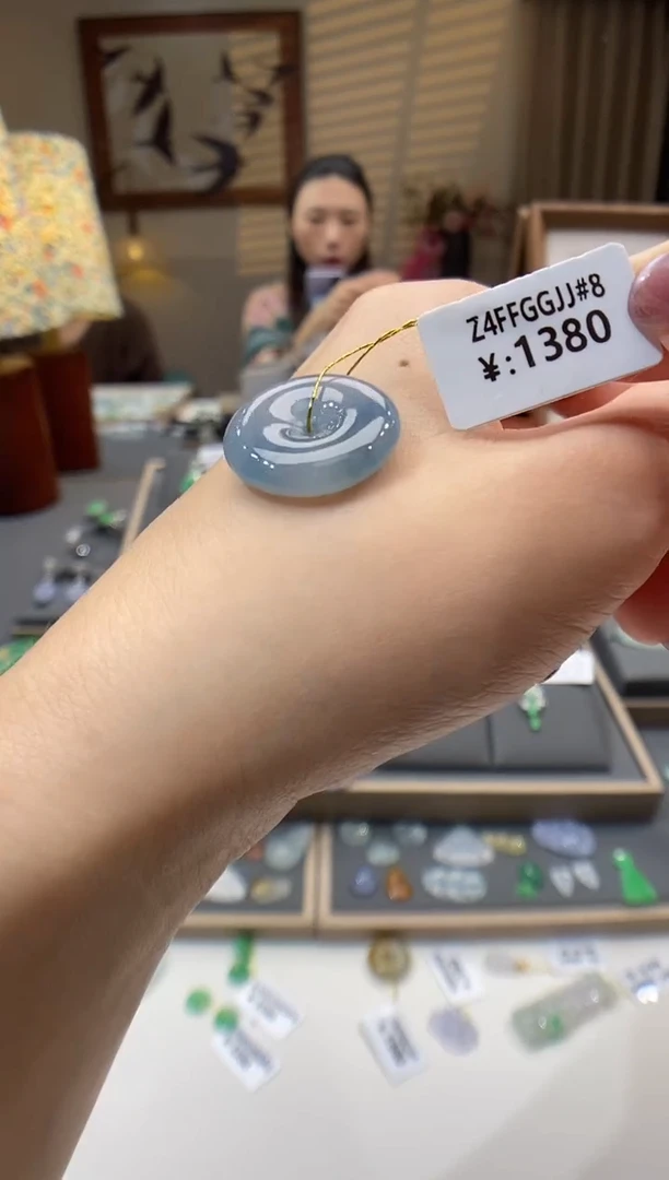 【闪购商品】翡翠颈饰未镶嵌平安扣