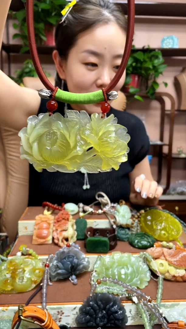 未镶嵌岫玉吊坠·