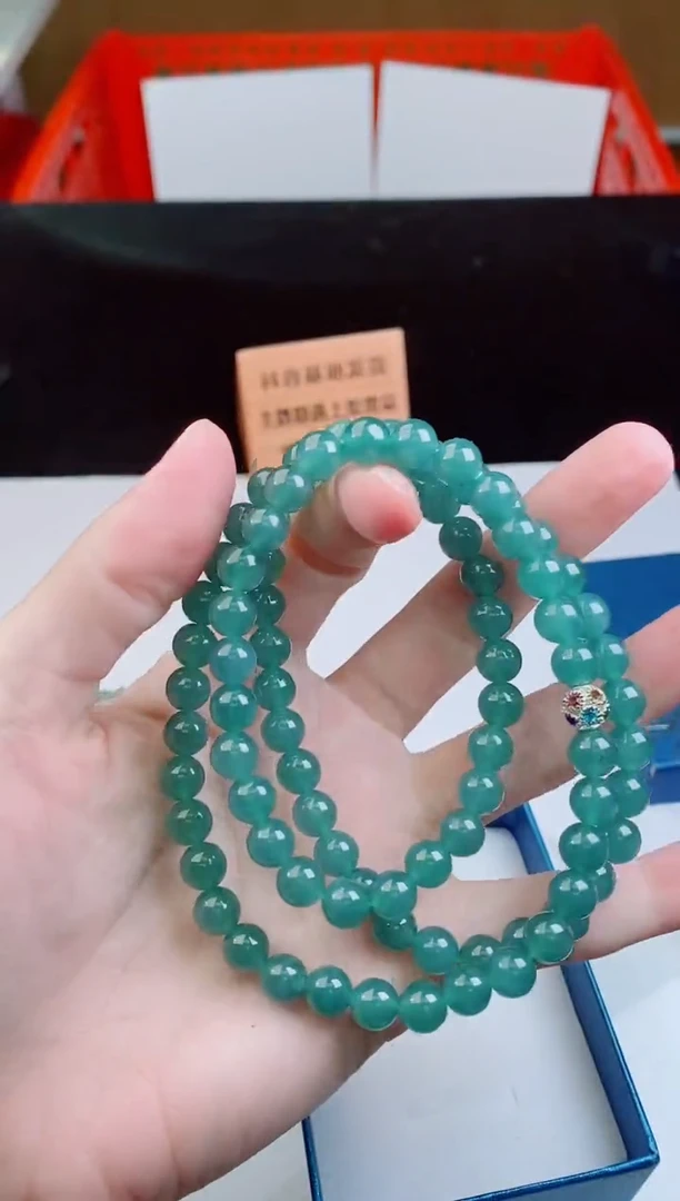 颈饰未镶嵌翡翠   ·