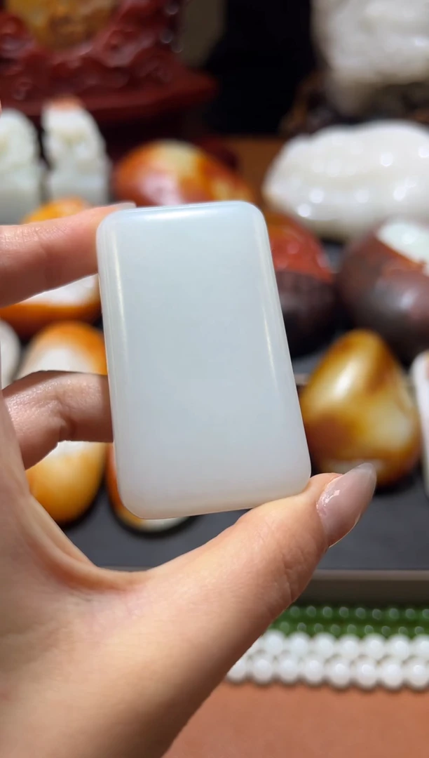 未镶嵌和田玉挂件人**姐和田玉