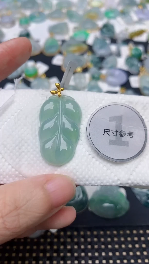 颈饰18K金镶嵌翡翠天然缅甸A货翡翠
