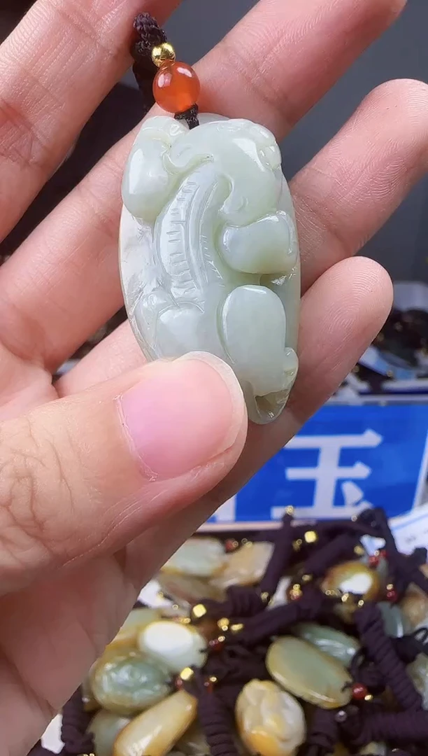 和田玉未镶嵌颈饰1