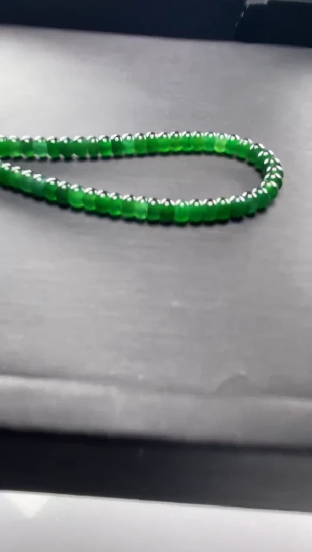 【闪购商品】翡翠手链未镶嵌多样性发货68颗卡4