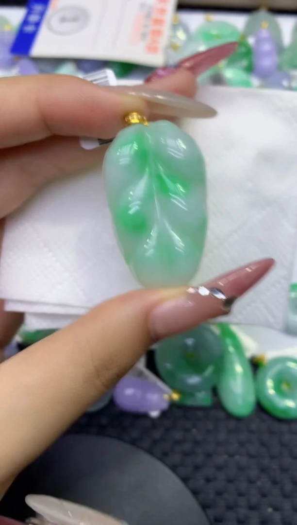 颈饰18K金镶嵌翡翠天然缅甸A货翡翠