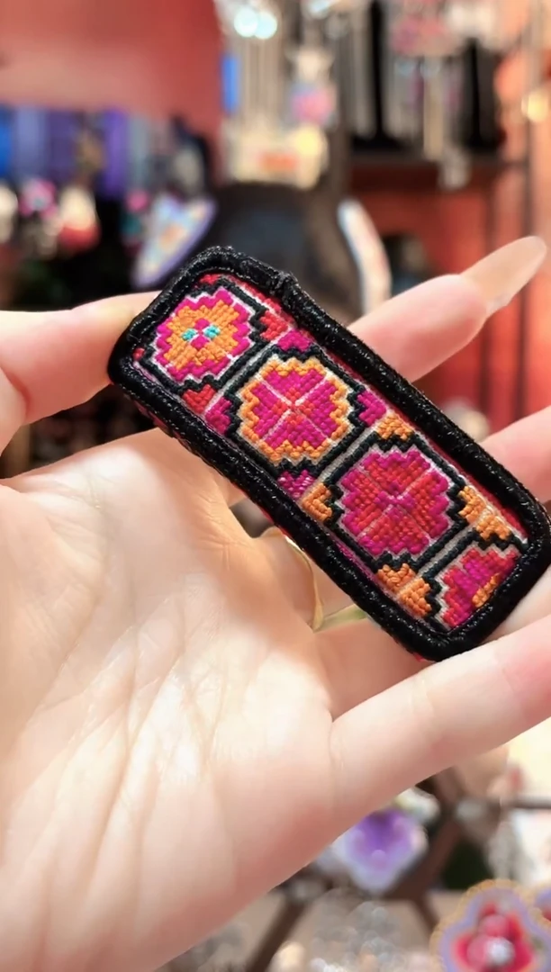 织绣云织谣民族风精美饰品   36