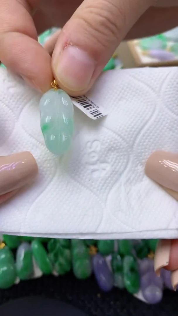 颈饰未镶嵌翡翠天然缅甸翡翠A货