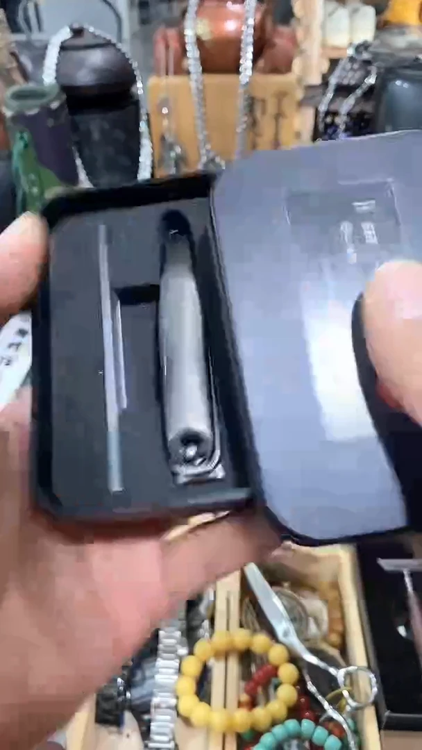 瓷片闪购商品  如图所示