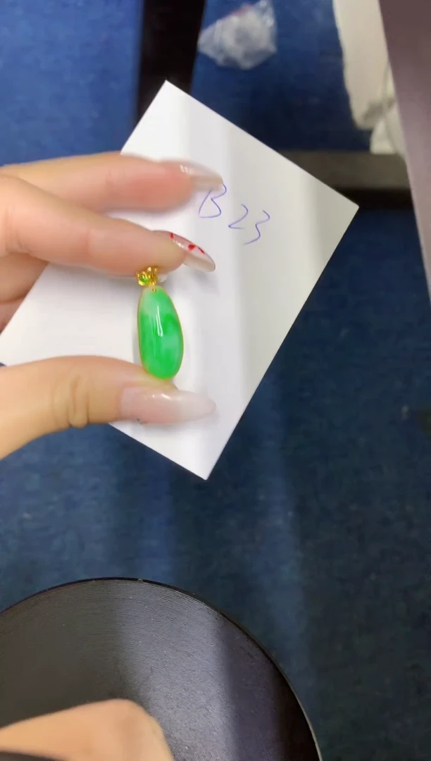 【闪购商品】翡翠颈饰18K金镶嵌0000000000