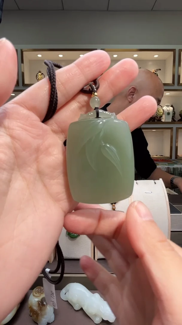 颈饰未镶嵌和田玉苏