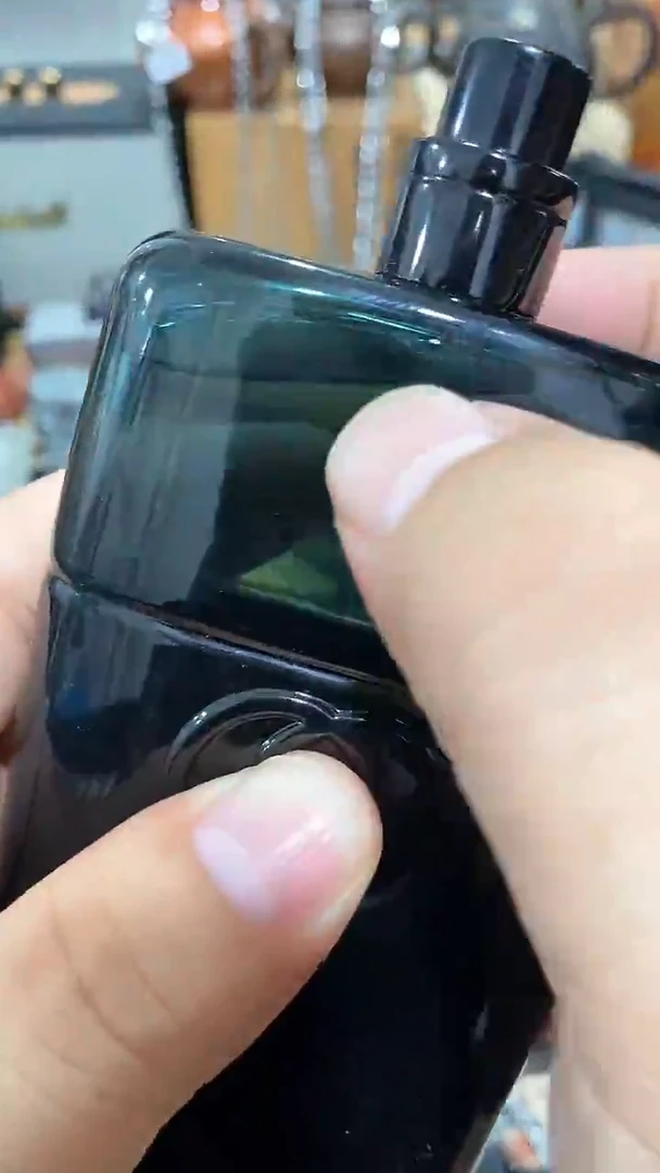 瓷片闪购商品  如图所示