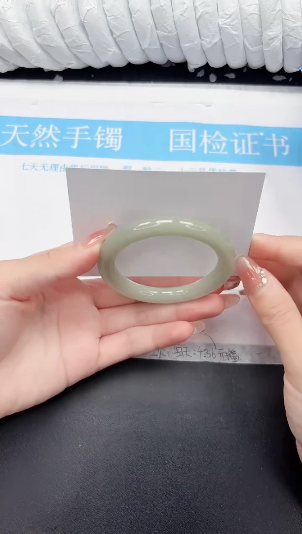 未镶嵌手镯石英质玉232-52.6DY