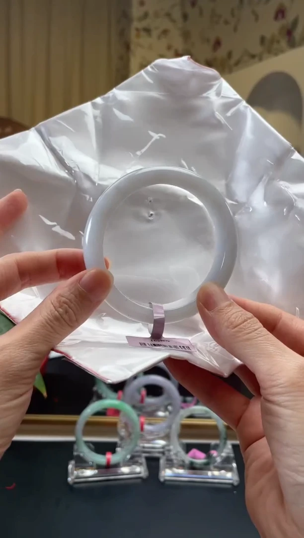 翡翠手镯未镶嵌翡翠手镯1