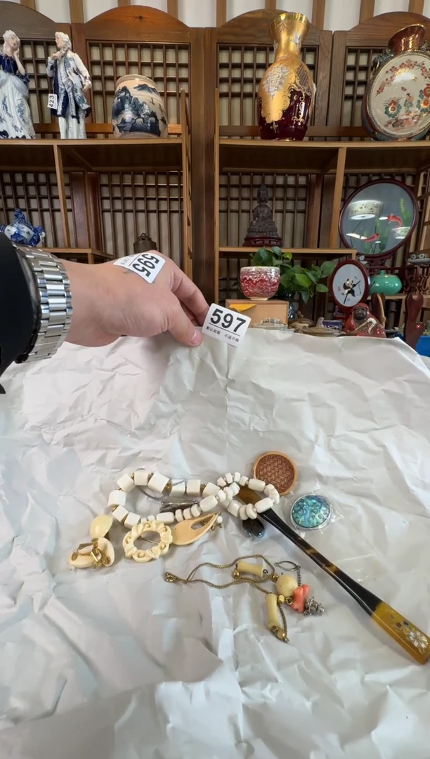 摆件  注意：回流商品，默认有瑕，不退不换。