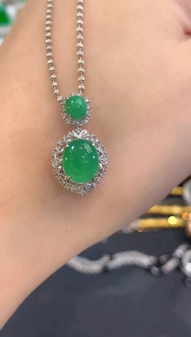 吊坠(不含链)18K金镶嵌翡翠a6多样性一件发货