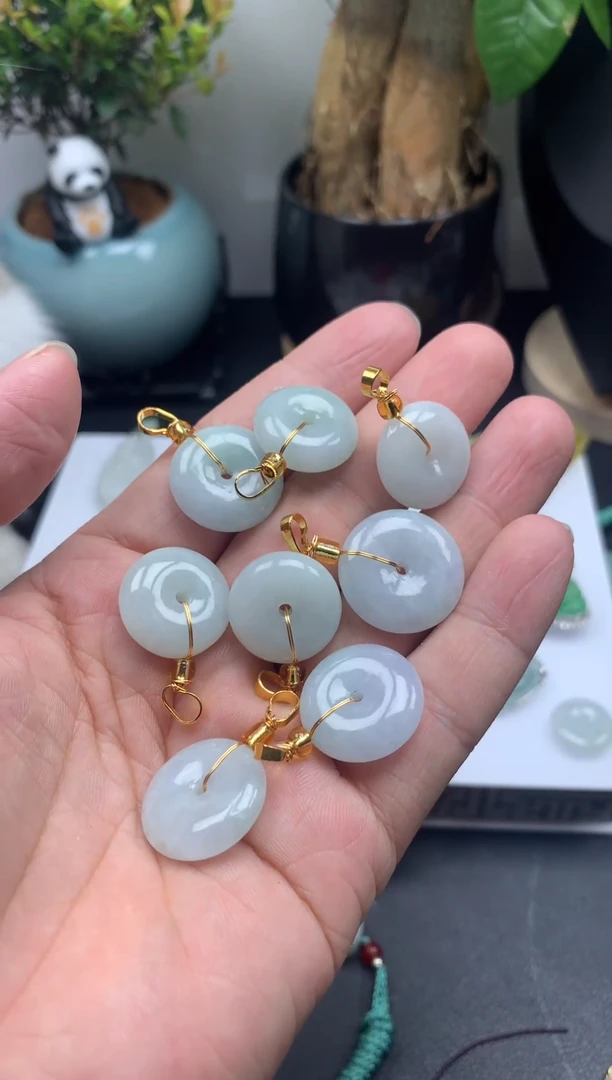 颈饰未镶嵌翡翠吊坠