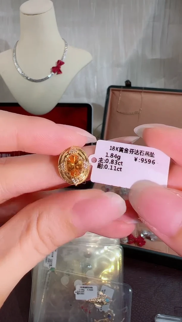 18K金镶嵌颈饰石榴石BN14775-A#-Y#3