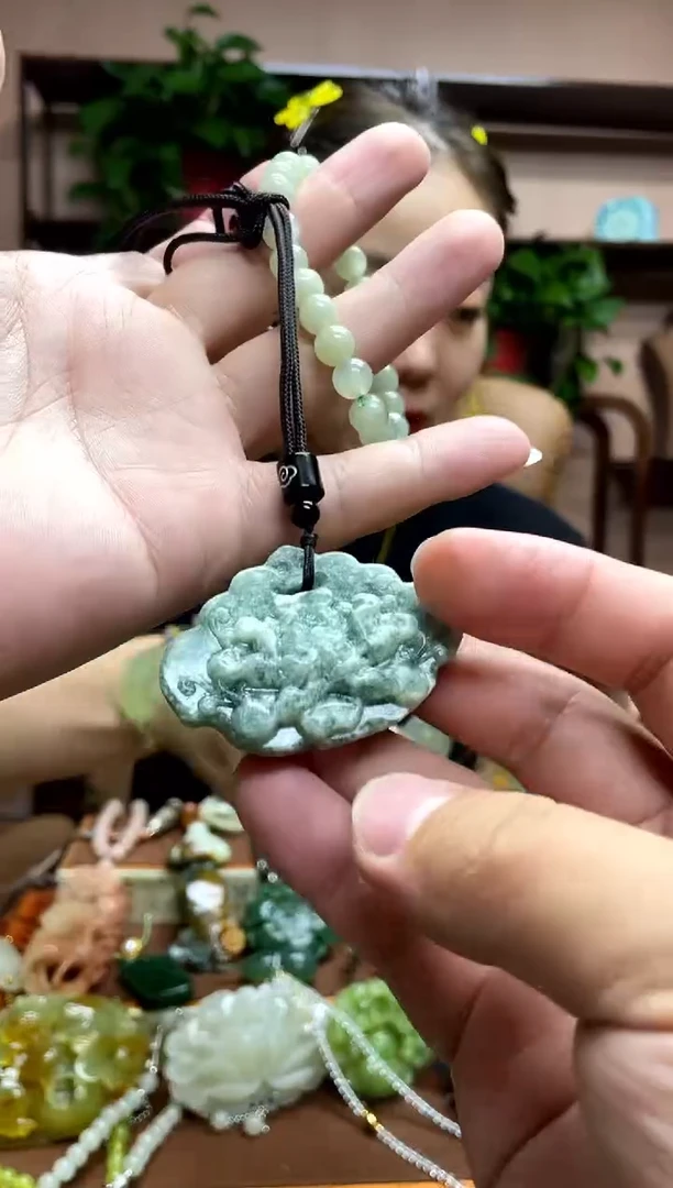 未镶嵌岫玉吊坠·