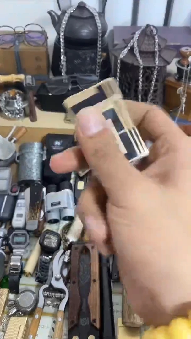 瓷片闪购商品  如图所示