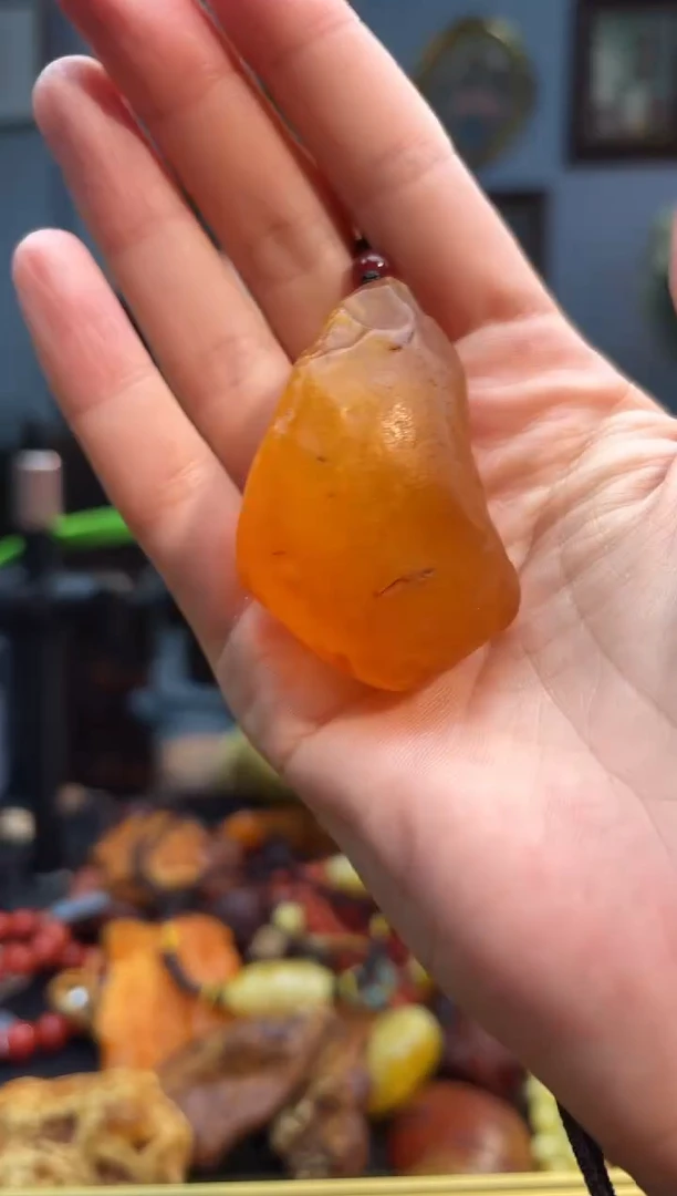 琥珀颈饰未镶嵌吊坠
