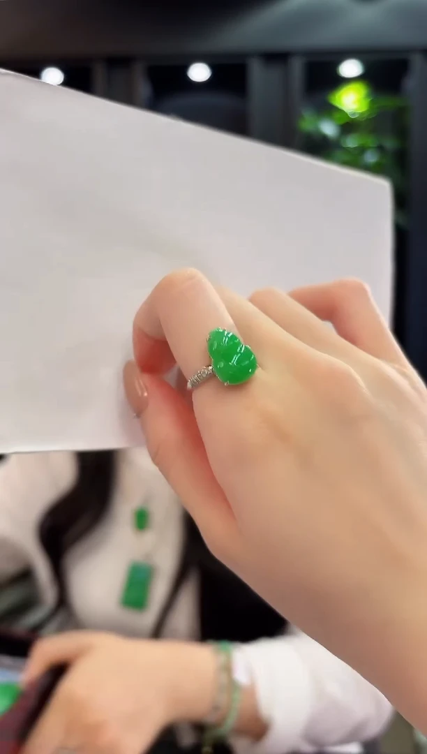 18K金镶嵌戒指翡翠 缅料A货/支持复检/一件