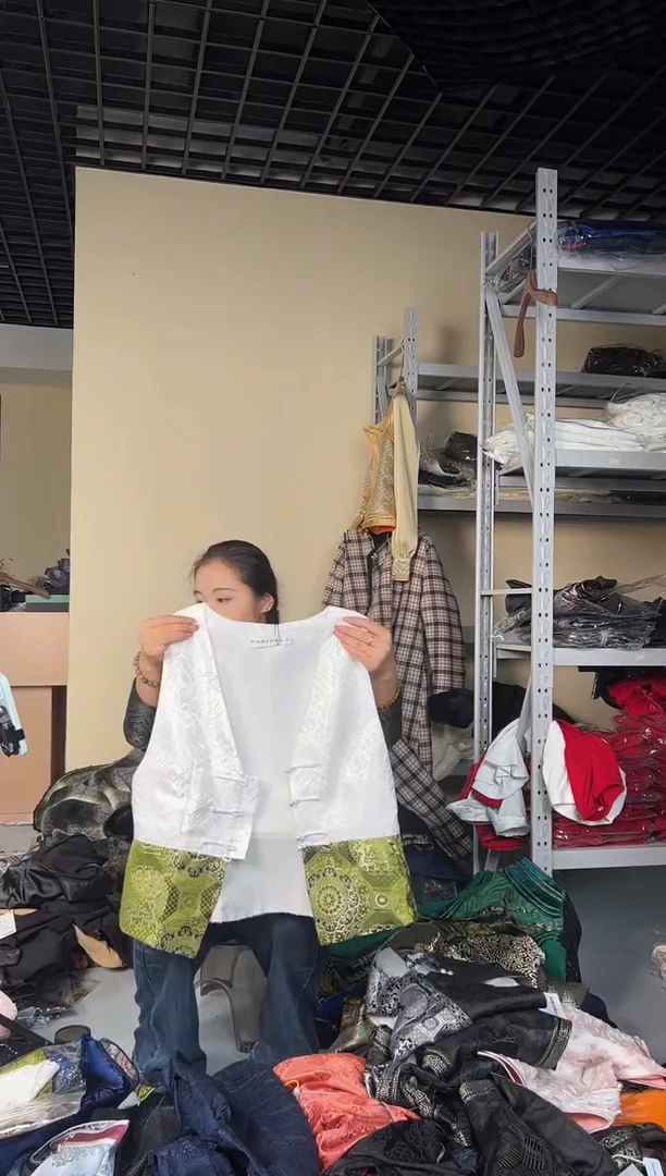 白绿马甲3x