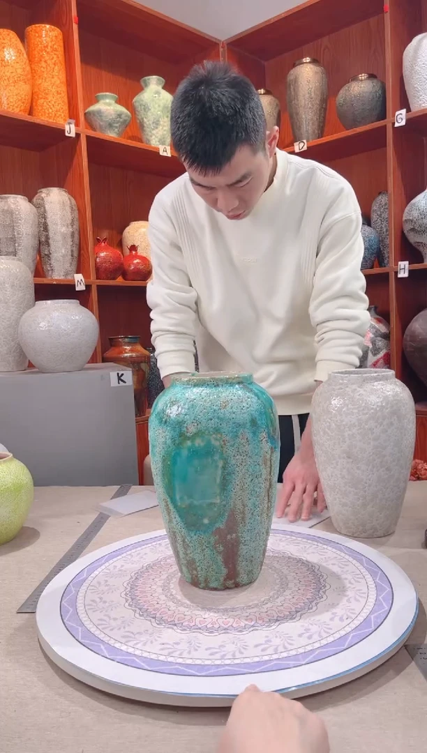 【闪购商品】瓶草原绿中号 陶瓷花瓶 无花