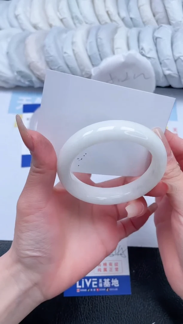 【闪购商品】和田玉手镯未镶嵌T100-54.5