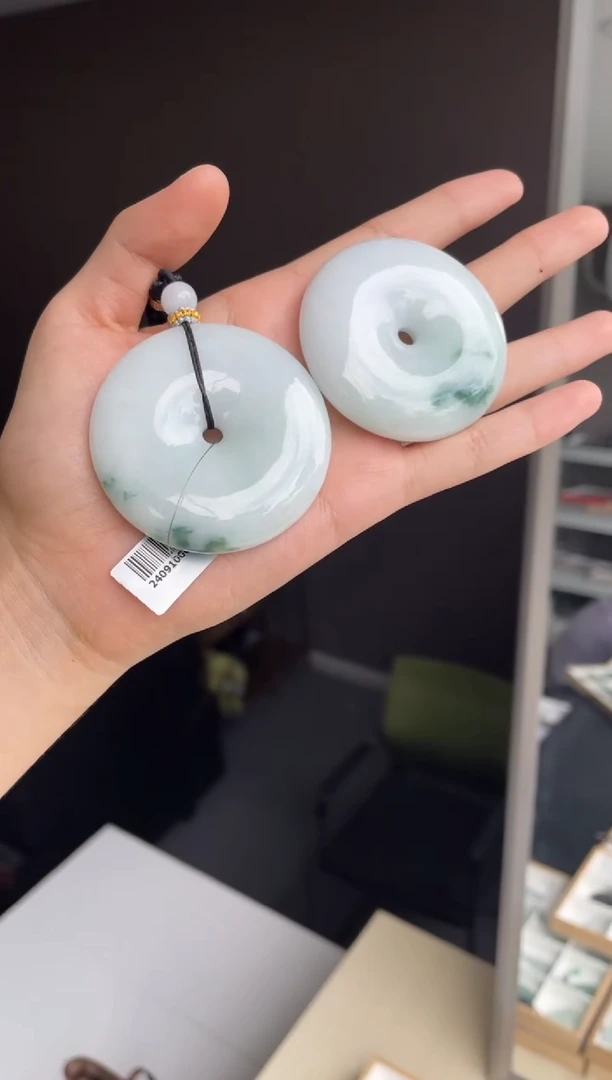 吊坠(不含链)未镶嵌翡翠天然缅甸A货细糯化飘花大平安扣