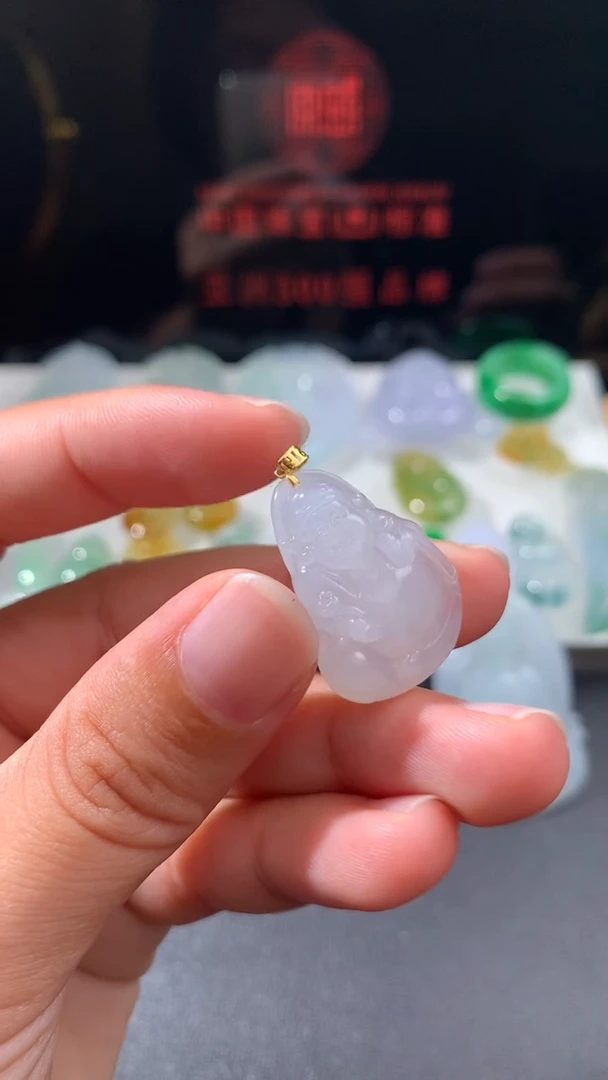 颈饰未镶嵌翡翠