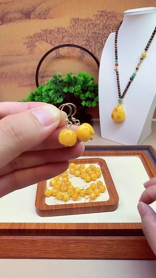 蜜蜡14K金镶嵌耳饰E01
