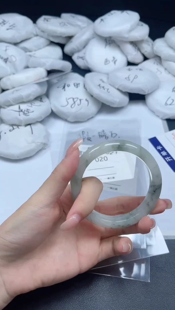 未镶嵌手镯石英质玉020-556
