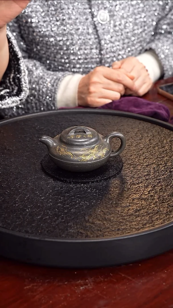 茶壶紫砂张杏娟  线圆131  大彬金砂 160毫升 少云