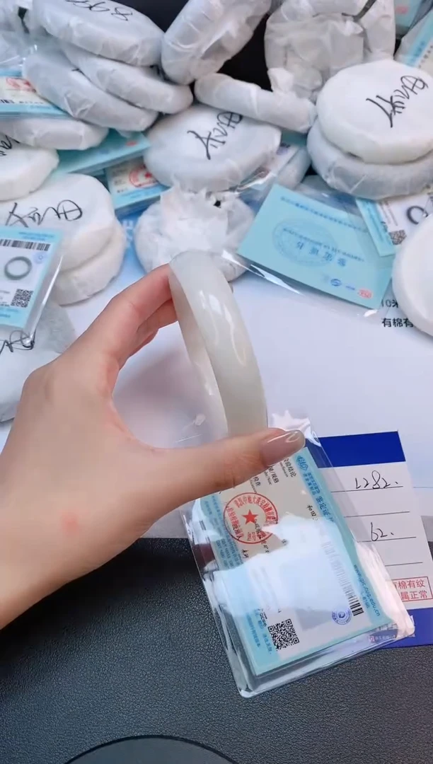 未镶嵌手镯和田玉22L282-62
