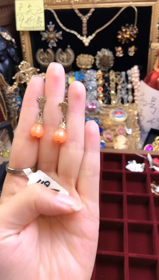 中古饰品 默认微瑕 N退换(货品总金额：49元，运费不退)