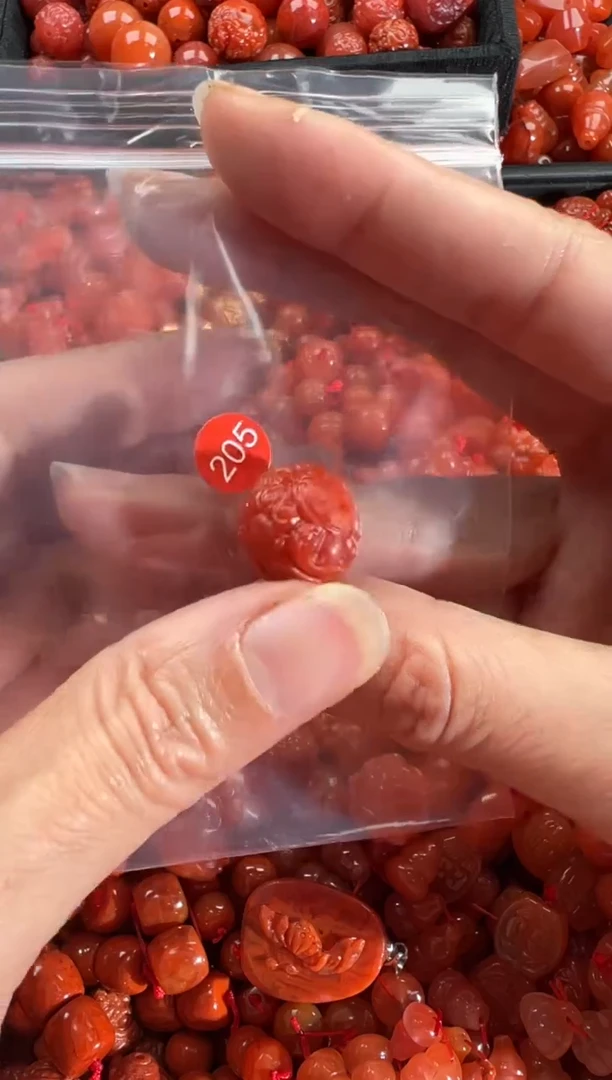 【闪购商品】南红玛瑙颈饰未镶嵌1