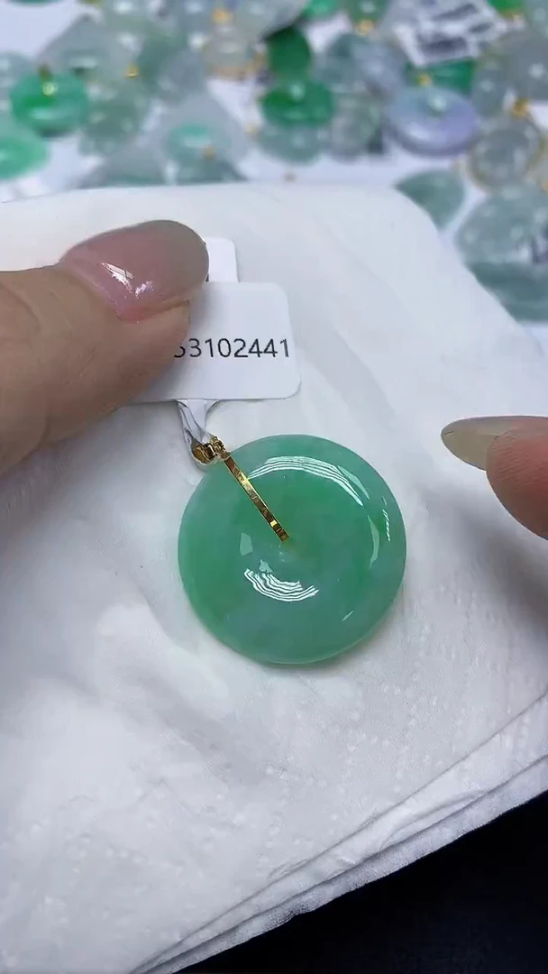 翡翠18K金镶嵌颈饰天然缅甸翡翠A货