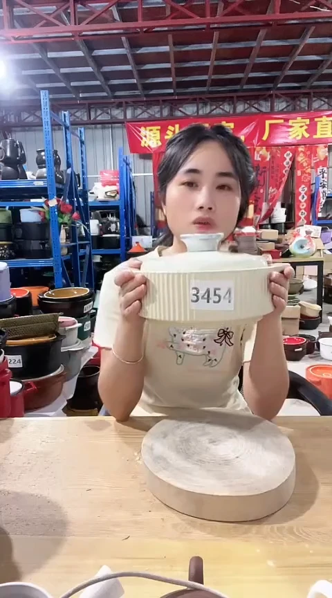 3454瑕疵米白锅带盖不圆色差