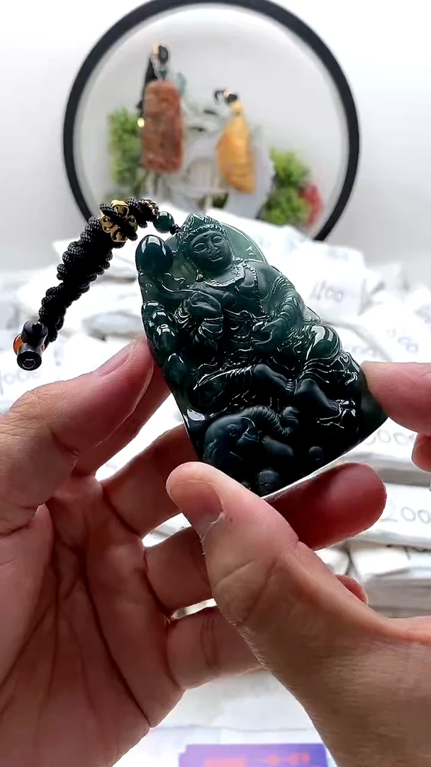 颈饰未镶嵌翡翠普贤