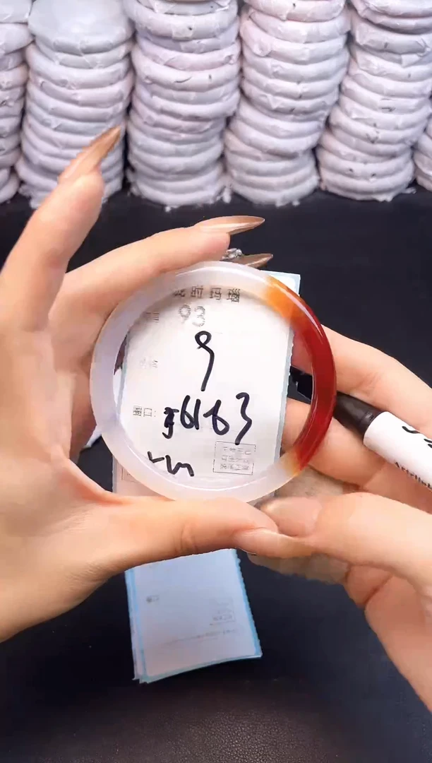 手镯玛瑙/玉髓未镶嵌93